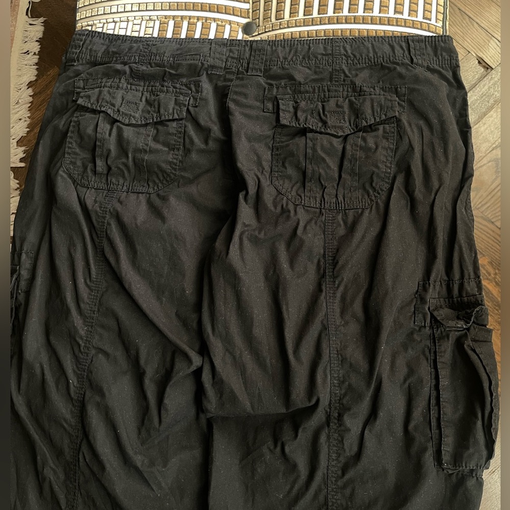 Norma Kamali Black Cargo Capri Pants - Picture 9 of 10